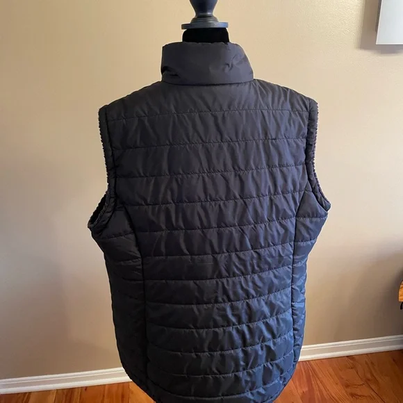 NWOT - Women’s Free Country Black Quilted Puffer Vest - Reversible - Picture 3 of 8